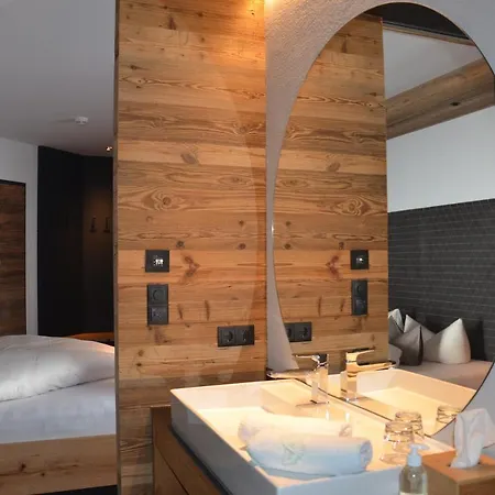 Hotel Cores Fiss
