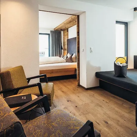 Hotel Cores Fiss
